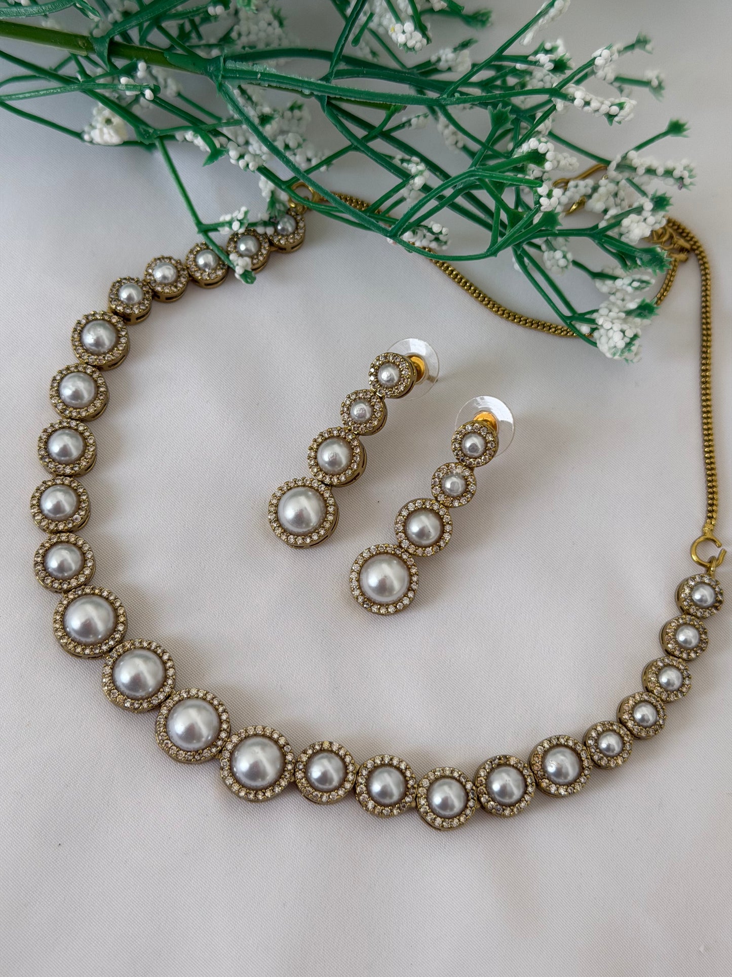 AD Set with Pearl's