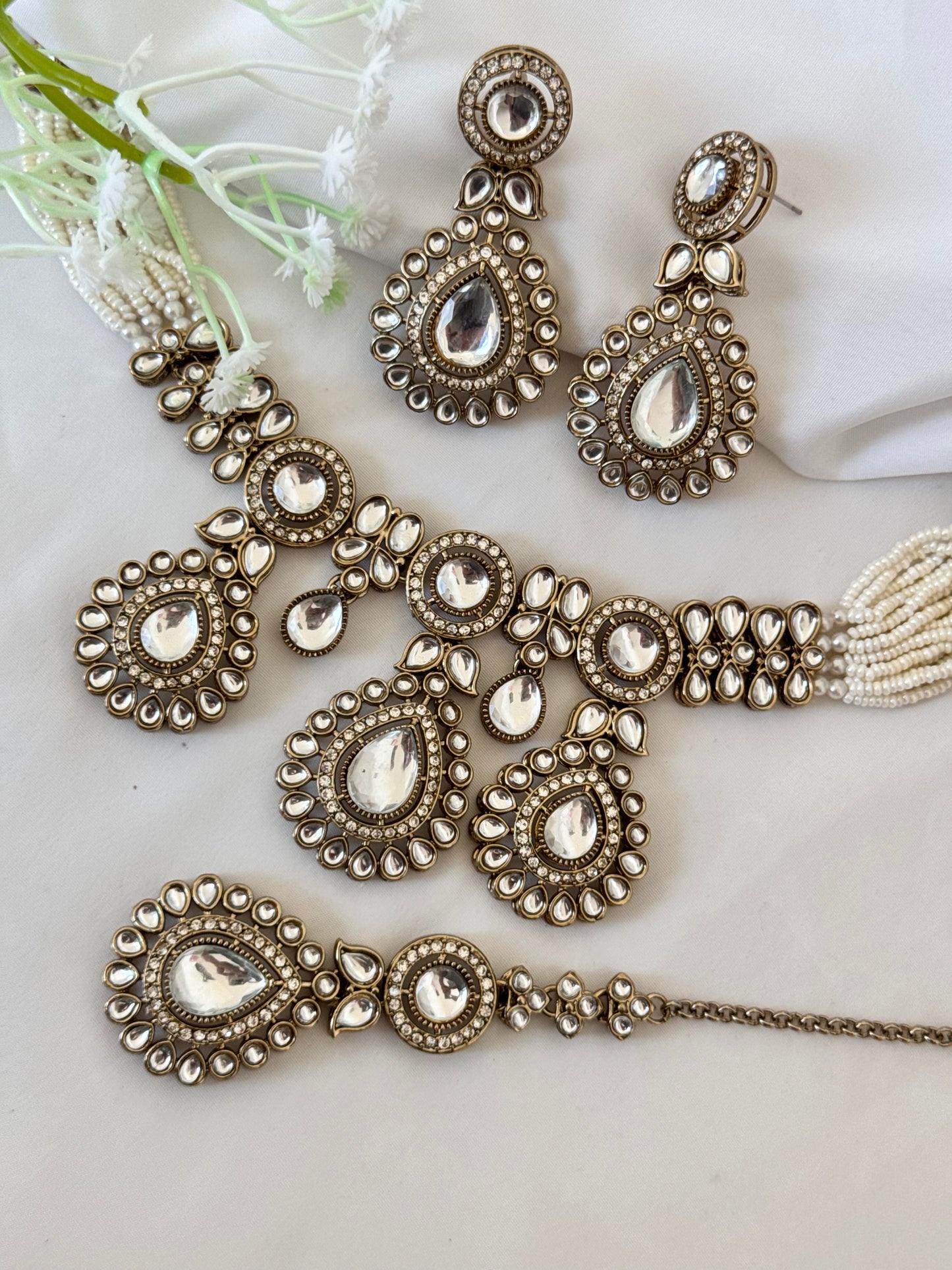 Kundan Choker set