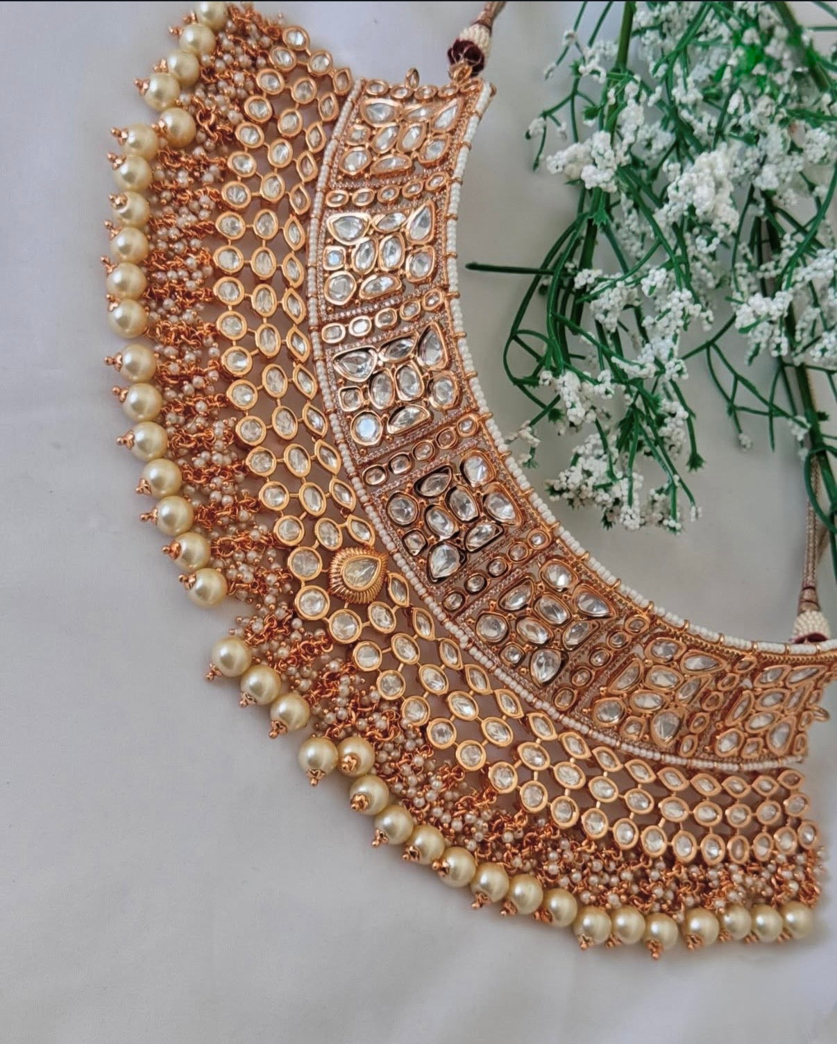 Tyani Kundan Set
