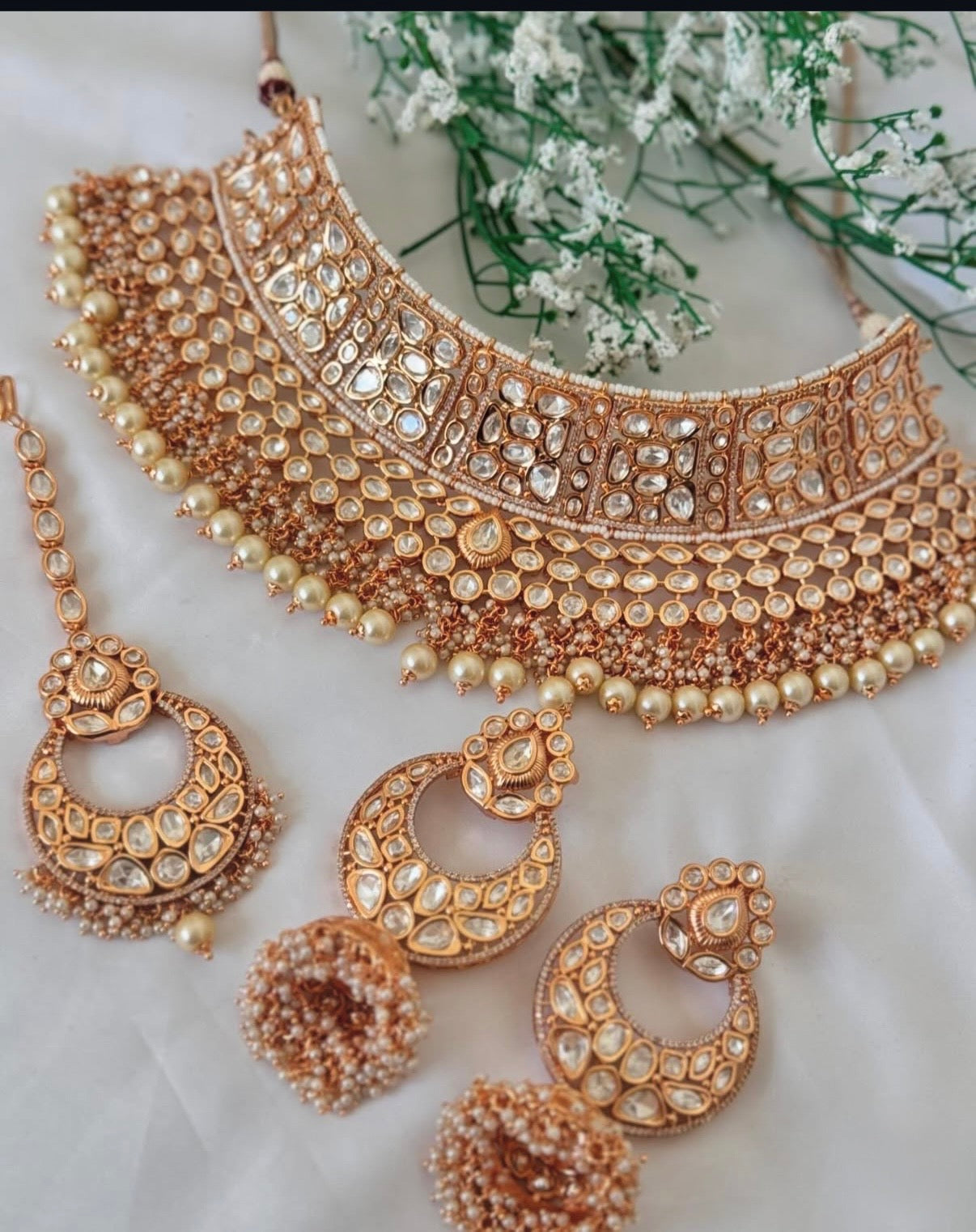 Tyani Kundan Set