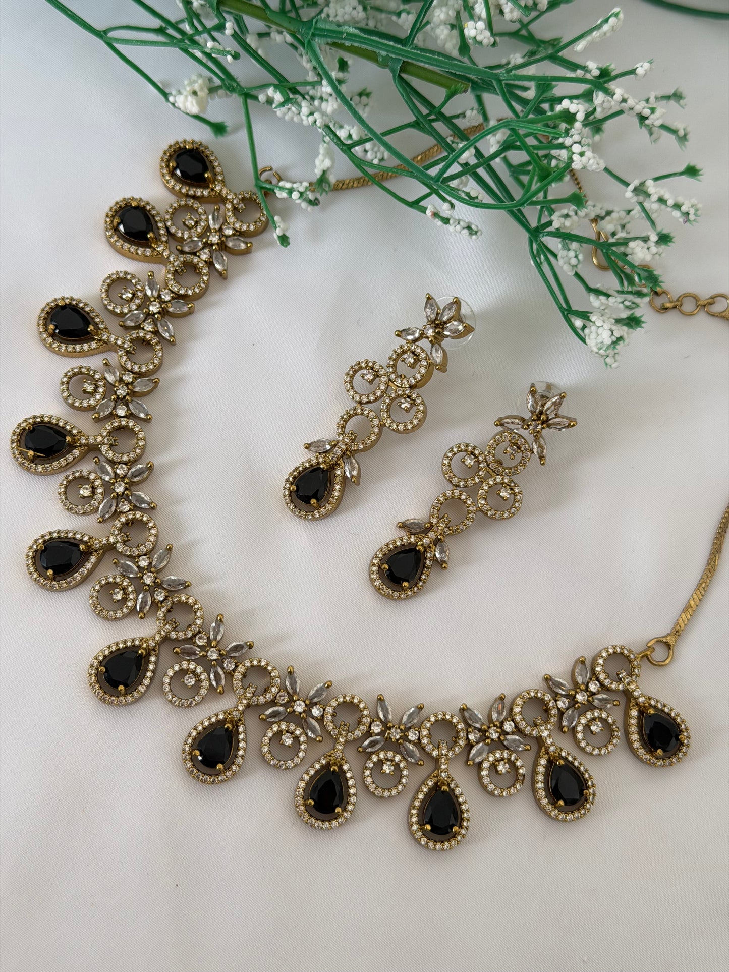 Kiara AD Necklace Set