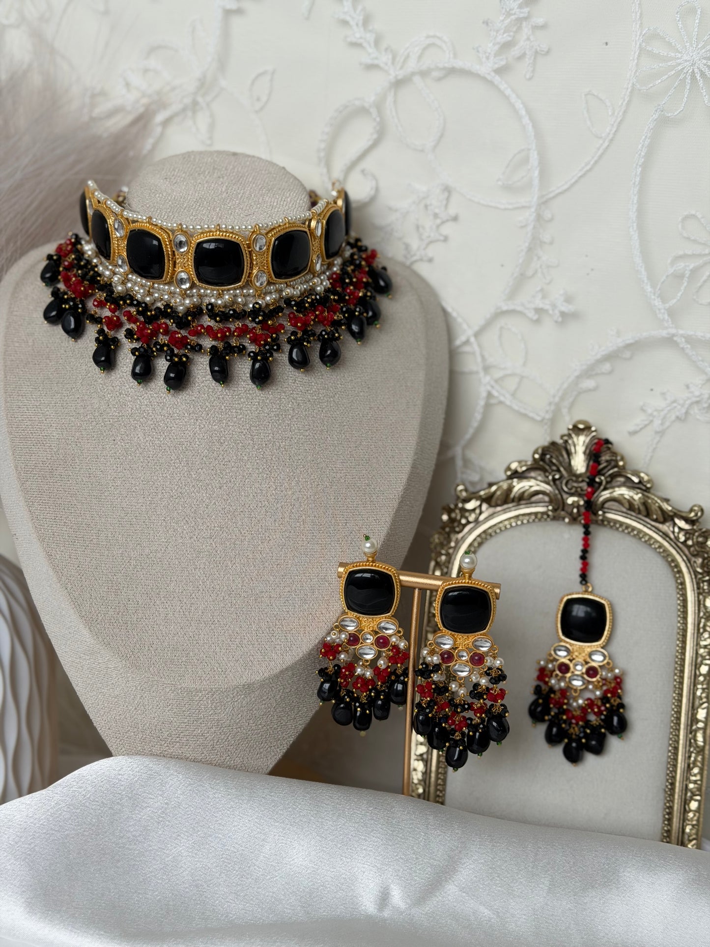 Black Choker Set