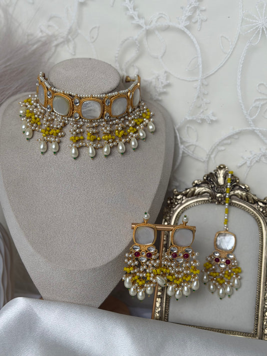 White Choker Set