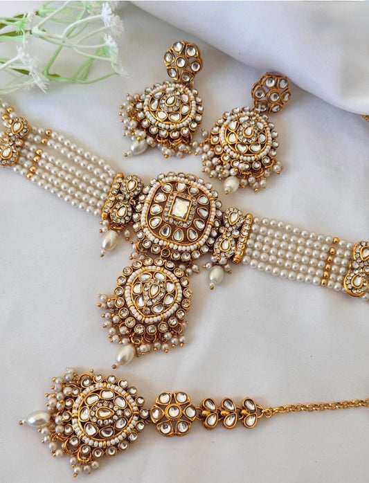 Choker Kundan Set